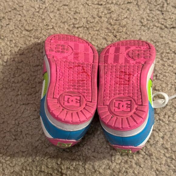 DC ATHLETIC SNEAKERS LACE UP MULTI COLORED PINK WHITE GREEN BLUE LITTLE PERSON - Picture 4 of 10